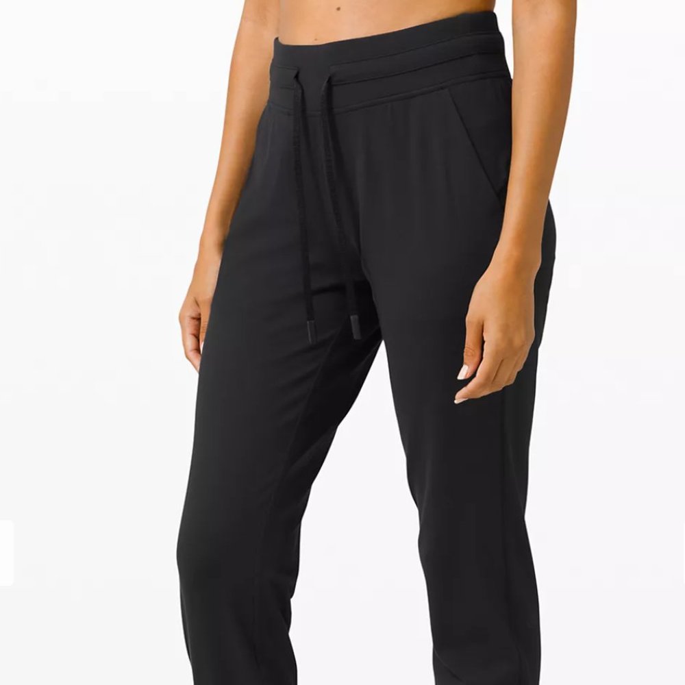LuluLemon Cropped Joggers - Ready to Rulu (6)